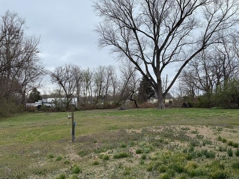 Tiny photo for 111 E Peach Street, Centralia, IL 62801 (MLS # 12603898)