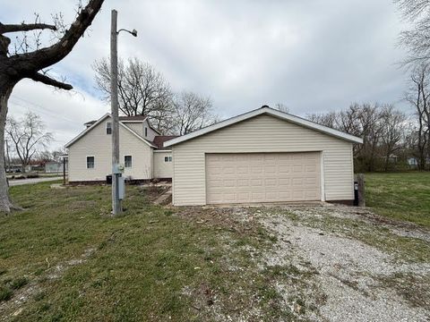 Tiny photo for 111 E Peach Street, Centralia, IL 62801 (MLS # 12603898)