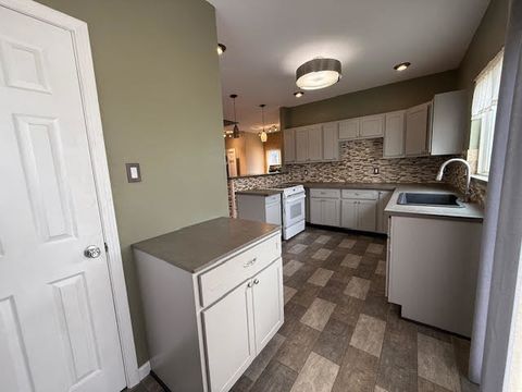 Tiny photo for 111 E Peach Street, Centralia, IL 62801 (MLS # 12603898)