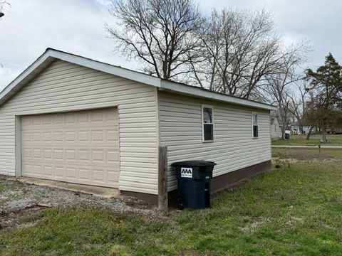 Tiny photo for 111 E Peach Street, Centralia, IL 62801 (MLS # 12603898)