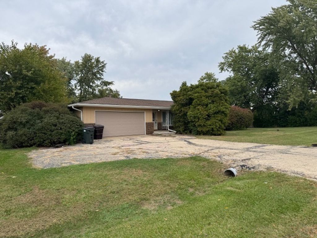 Photo for 805 Regent Street, New Lenox, IL 60451 (MLS # 12498673)