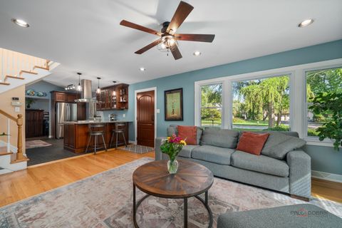 Tiny photo for 30408 N Oak Grove Avenue, Libertyville, IL 60048 (MLS # 12478364)