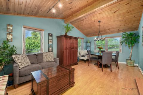 Tiny photo for 30408 N Oak Grove Avenue, Libertyville, IL 60048 (MLS # 12478364)