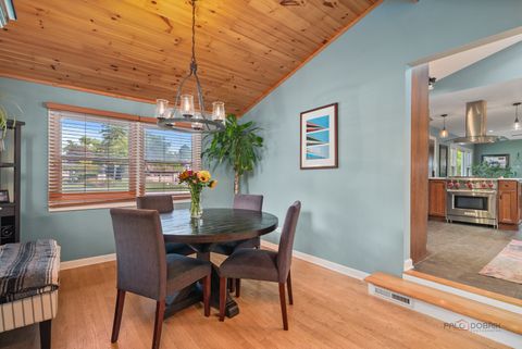 Tiny photo for 30408 N Oak Grove Avenue, Libertyville, IL 60048 (MLS # 12478364)