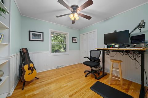Tiny photo for 30408 N Oak Grove Avenue, Libertyville, IL 60048 (MLS # 12478364)