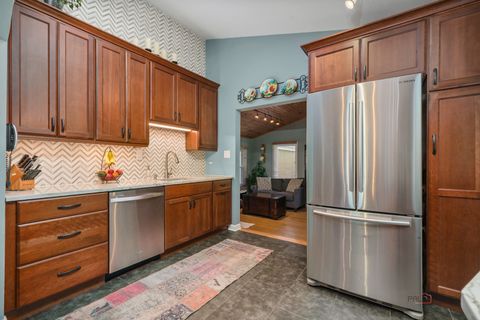 Tiny photo for 30408 N Oak Grove Avenue, Libertyville, IL 60048 (MLS # 12478364)