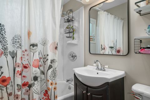 Tiny photo for 30408 N Oak Grove Avenue, Libertyville, IL 60048 (MLS # 12478364)
