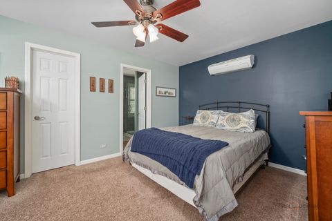 Tiny photo for 30408 N Oak Grove Avenue, Libertyville, IL 60048 (MLS # 12478364)