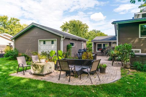 Tiny photo for 30408 N Oak Grove Avenue, Libertyville, IL 60048 (MLS # 12478364)