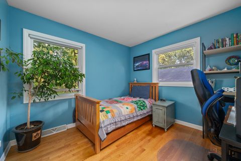 Tiny photo for 30408 N Oak Grove Avenue, Libertyville, IL 60048 (MLS # 12478364)