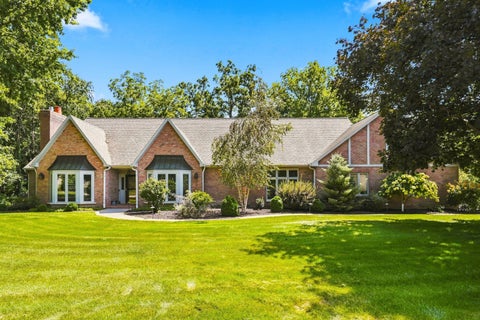 Photo of 2700 11th Street Court, Moline, IL 61265 (MLS # 12743154)
