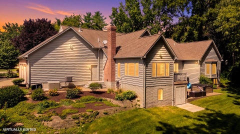 Tiny photo for 2700 11th Street Court, Moline, IL 61265 (MLS # 12743154)