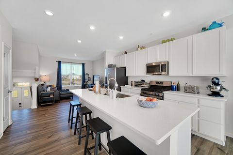 Tiny photo for 1015 Atterberg Road, South Elgin, IL 60177 (MLS # 12515585)