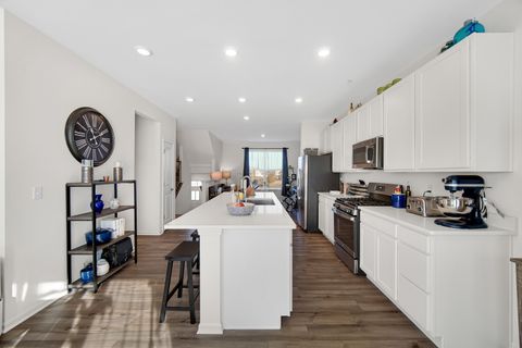 Tiny photo for 1015 Atterberg Road, South Elgin, IL 60177 (MLS # 12515585)