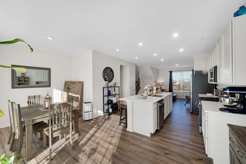 Tiny photo for 1015 Atterberg Road, South Elgin, IL 60177 (MLS # 12515585)