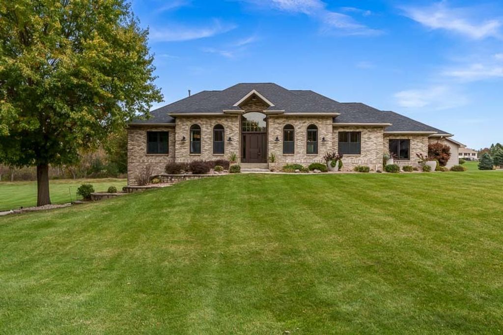 Photo for 7146 BARNGATE Drive, South Beloit, IL 61080 (MLS # 12504543)