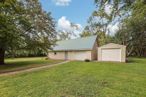 Tiny photo for 385 S Kankakee Street, Coal City, IL 60416 (MLS # 12486576)