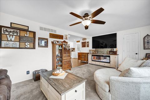 Tiny photo for 605 Belaire Drive, Washington, IL 61571 (MLS # 12602212)