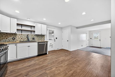 Tiny photo for 605 Belaire Drive, Washington, IL 61571 (MLS # 12602212)