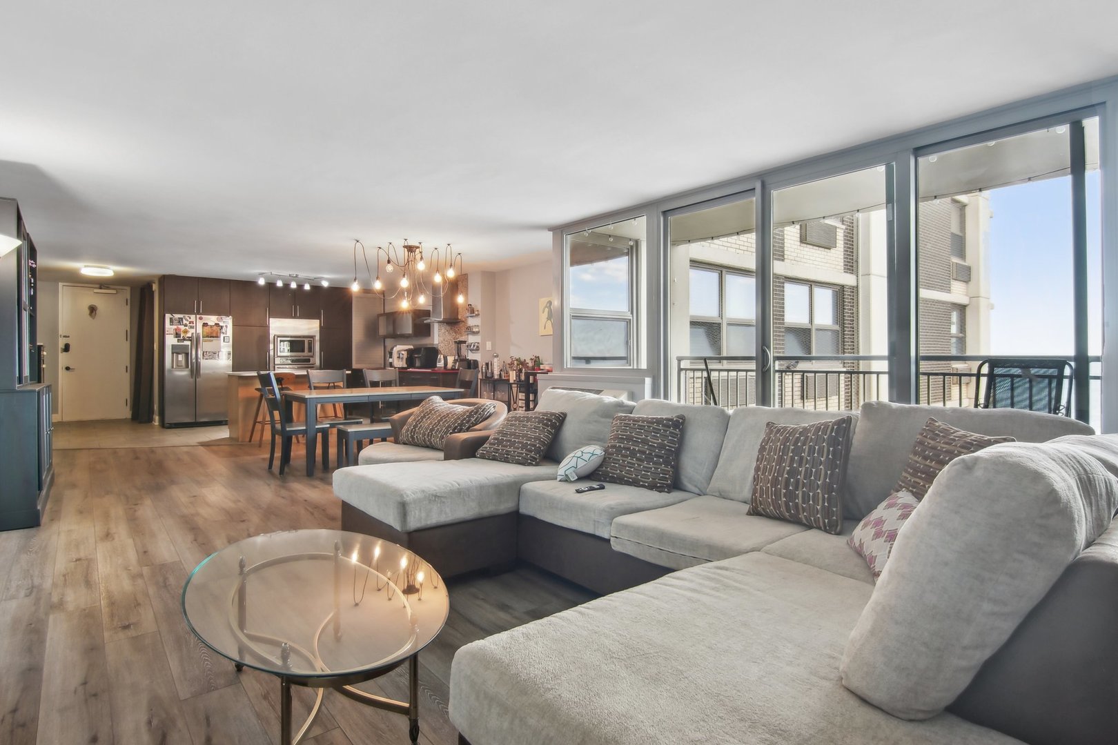 6145 N Sheridan Road 8D