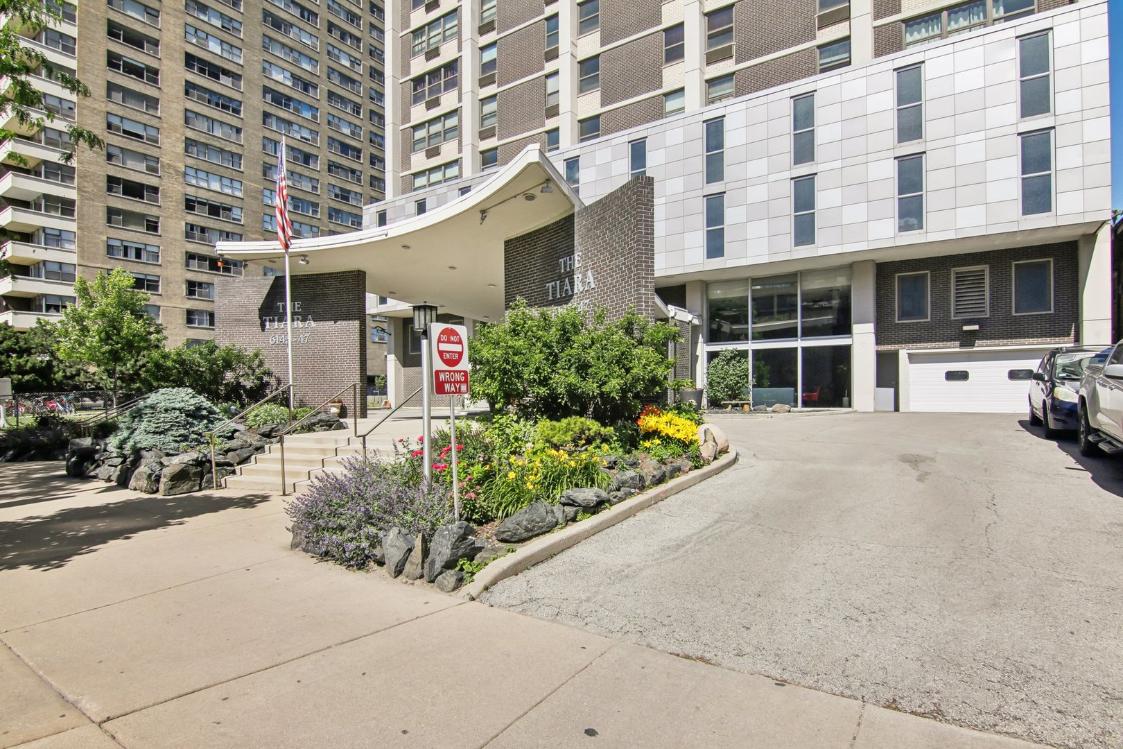 6145 N Sheridan Road 8D