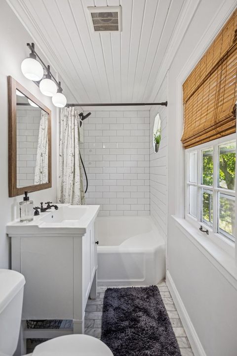 Tiny photo for 342 Richmond Lane, Lakewood, IL 60014 (MLS # 12509900)