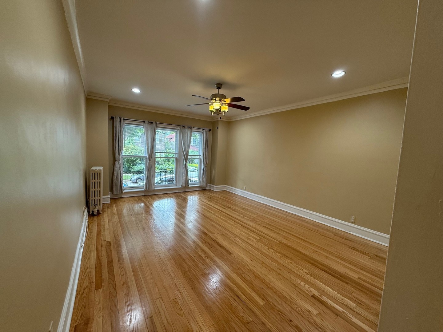 6132 N Paulina Street 1E