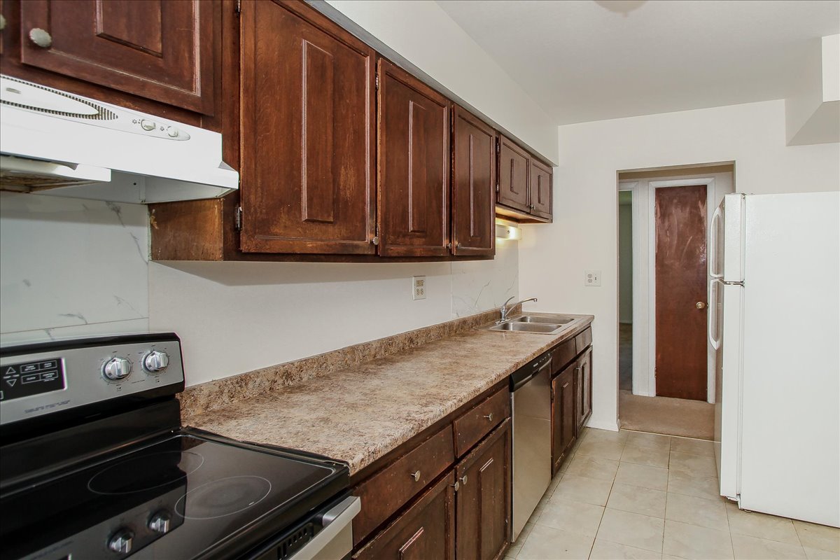 834 E Old Willow Road 209