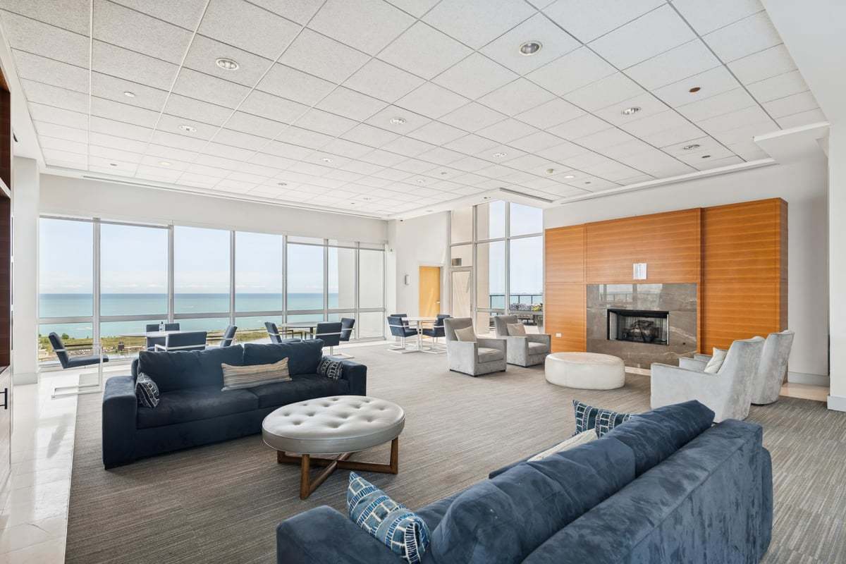 Chicago, Illinois 60616, United States, 3 Bedrooms Bedrooms, ,2 BathroomsBathrooms,Residential,Active,234564