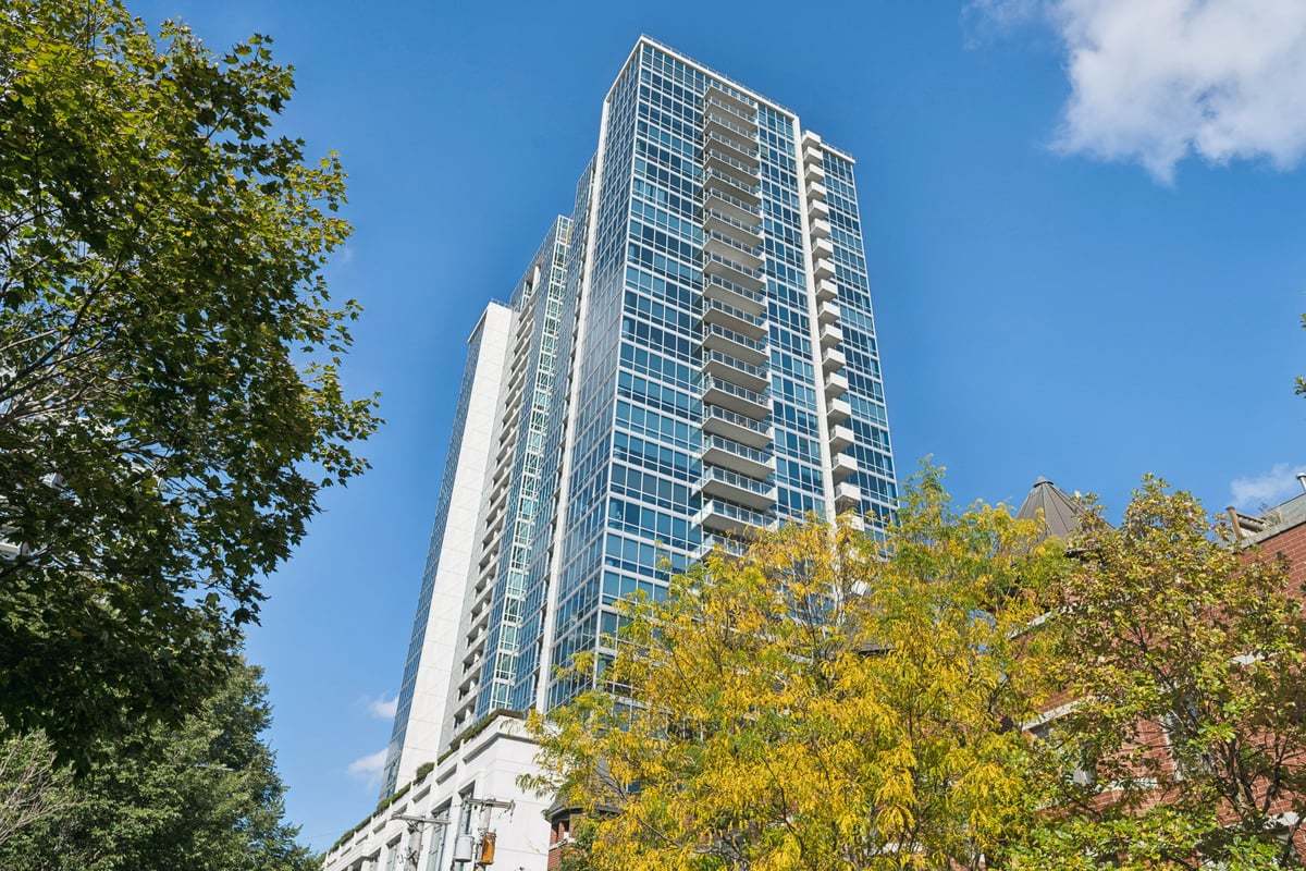 Chicago, Illinois 60616, United States, 3 Bedrooms Bedrooms, ,2 BathroomsBathrooms,Residential,Active,234564