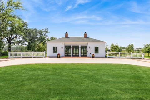 Tiny photo for 230 Majestic Oak Court, Lake Forest, IL 60045 (MLS # 12531546)