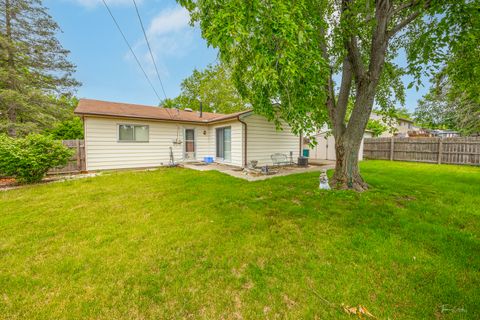 Tiny photo for 132 N Ashbury Avenue, Bolingbrook, IL 60440 (MLS # 12450742)