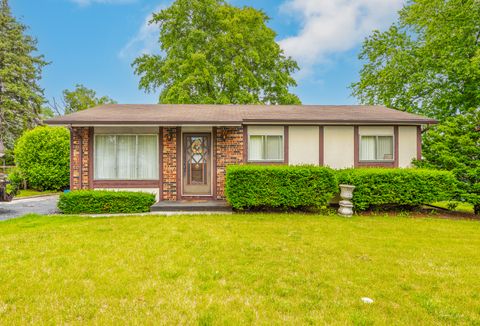 Tiny photo for 132 N Ashbury Avenue, Bolingbrook, IL 60440 (MLS # 12450742)