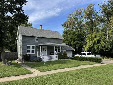 Photo of 935 Marvel Avenue, Woodstock, IL 60098 (MLS # 12486636)