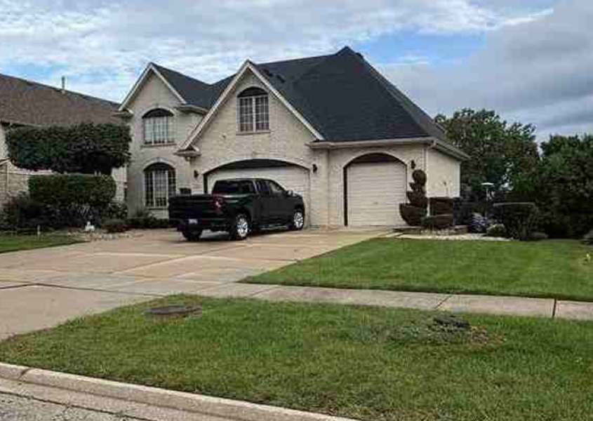 3804 Edgewater Drive