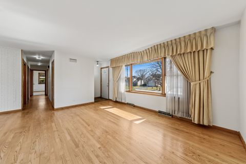 Tiny photo for 626 Burdette Avenue, Glendale Heights, IL 60139 (MLS # 12550171)