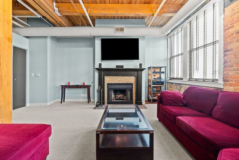 Tiny photo for 913 W Van Buren Street #4A, Chicago, IL 60607 (MLS # 12549099)