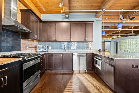 Tiny photo for 913 W Van Buren Street #4A, Chicago, IL 60607 (MLS # 12549099)