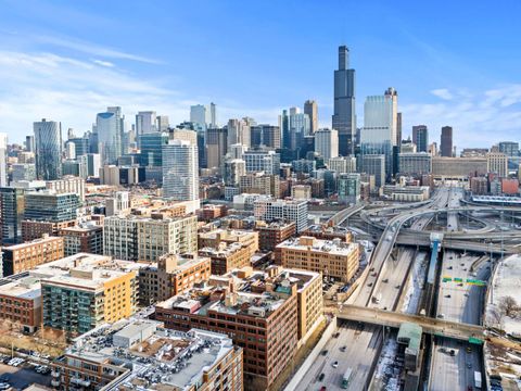 Tiny photo for 913 W Van Buren Street #4A, Chicago, IL 60607 (MLS # 12549099)