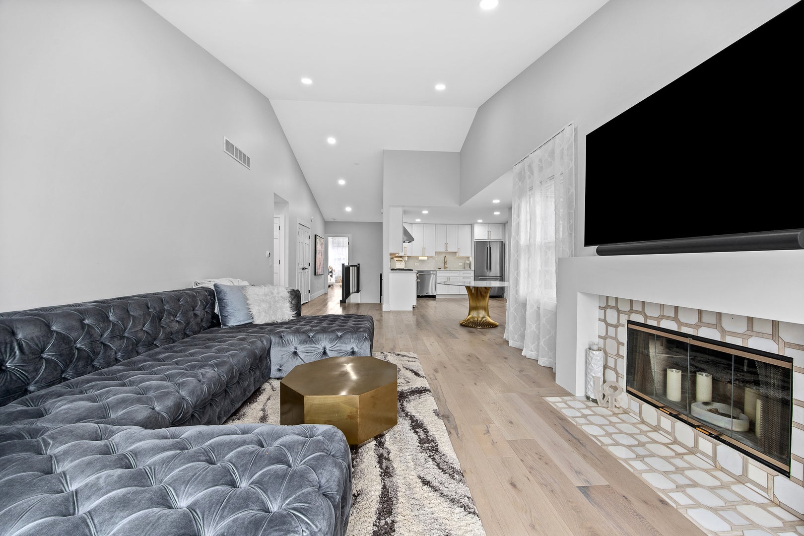 1504 Aberdeen Court 1504