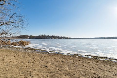 Tiny photo for 600 Crosswind Lane, Lindenhurst, IL 60046 (MLS # 12529479)