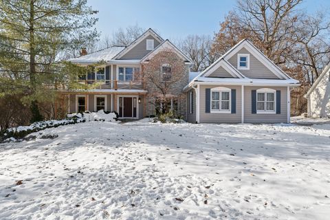 Photo of 600 Crosswind Lane, Lindenhurst, IL 60046 (MLS # 12529479)