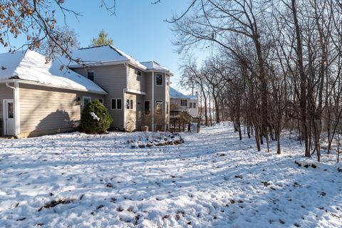 Tiny photo for 600 Crosswind Lane, Lindenhurst, IL 60046 (MLS # 12529479)