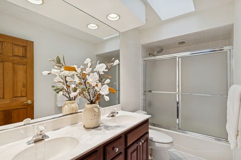 Tiny photo for 600 Crosswind Lane, Lindenhurst, IL 60046 (MLS # 12529479)