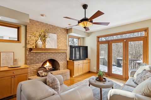 Tiny photo for 600 Crosswind Lane, Lindenhurst, IL 60046 (MLS # 12529479)