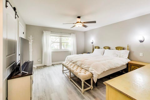 Tiny photo for 313 S Hi Lusi Avenue, Mount Prospect, IL 60056 (MLS # 12663699)