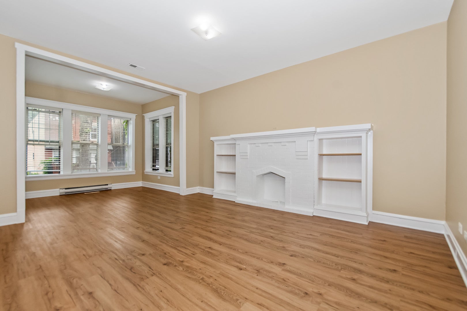 1509 E 69th Place