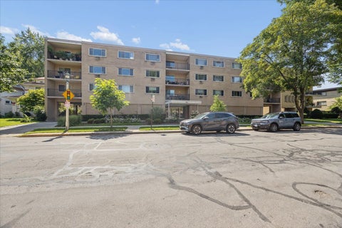 Tiny photo for 425 Home Avenue #1g, Oak Park, IL 60302 (MLS # 12702342)