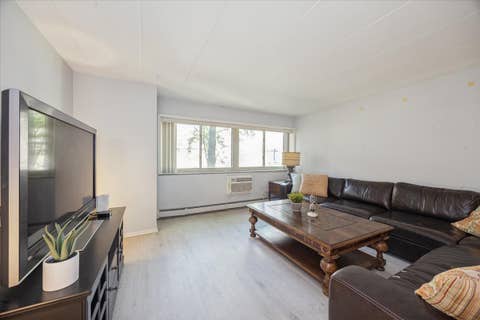 Tiny photo for 425 Home Avenue #1g, Oak Park, IL 60302 (MLS # 12702342)