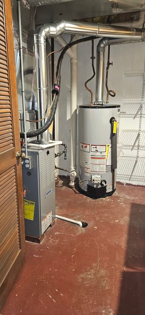 Tiny photo for 2703 Wayfaring Lane #B, Lisle, IL 60532 (MLS # 12585157)